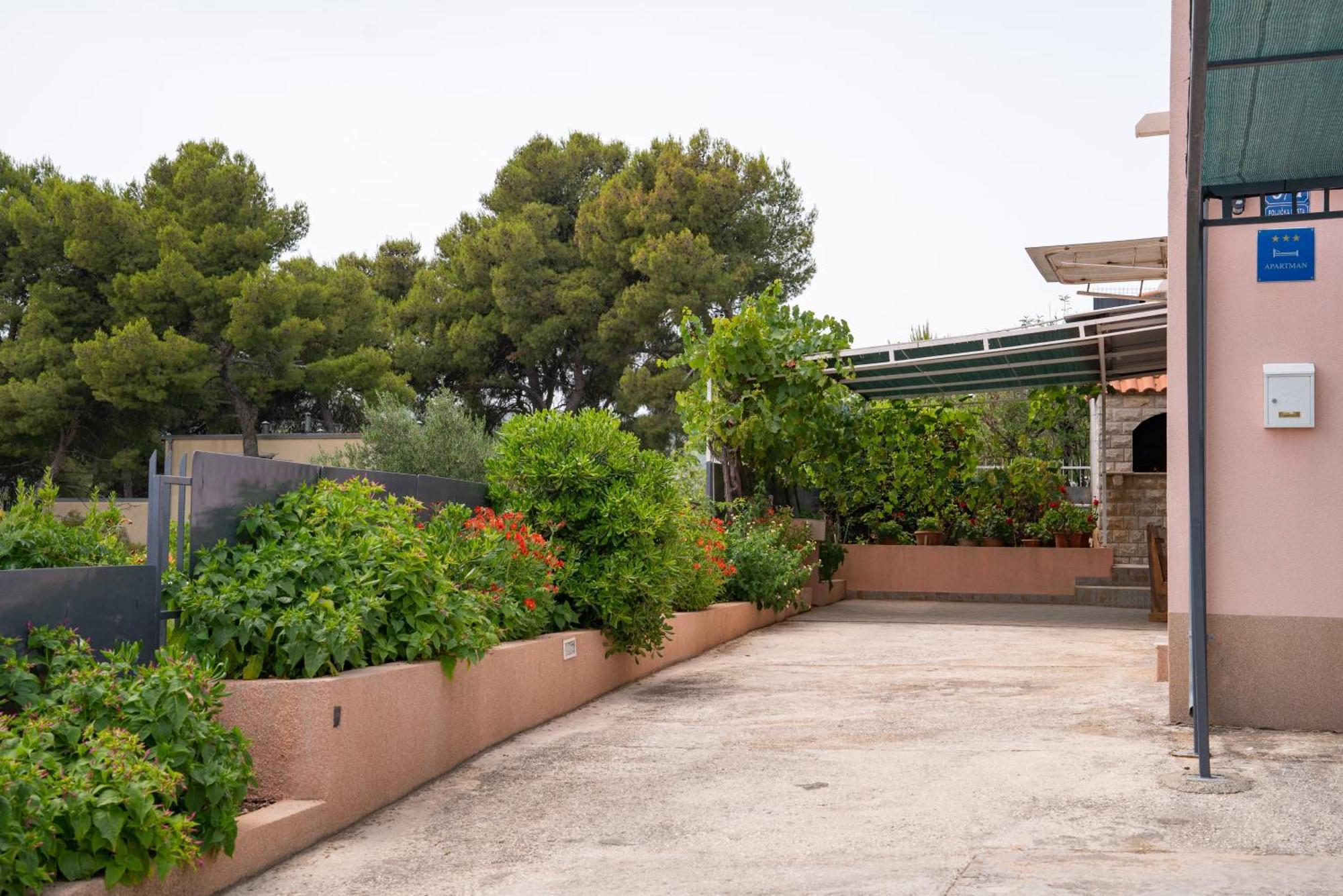 Apartments Iva مارينا المظهر الخارجي الصورة